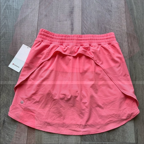 Lululemon Hotty Hot High-Rise Skirt in Raspberry Cream Size 10 - Picture 2 of 3